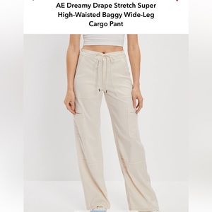 Women’s American Eagle Dreamy Drape High-Waisted Wide Leg Cargo Pant (Size 4)